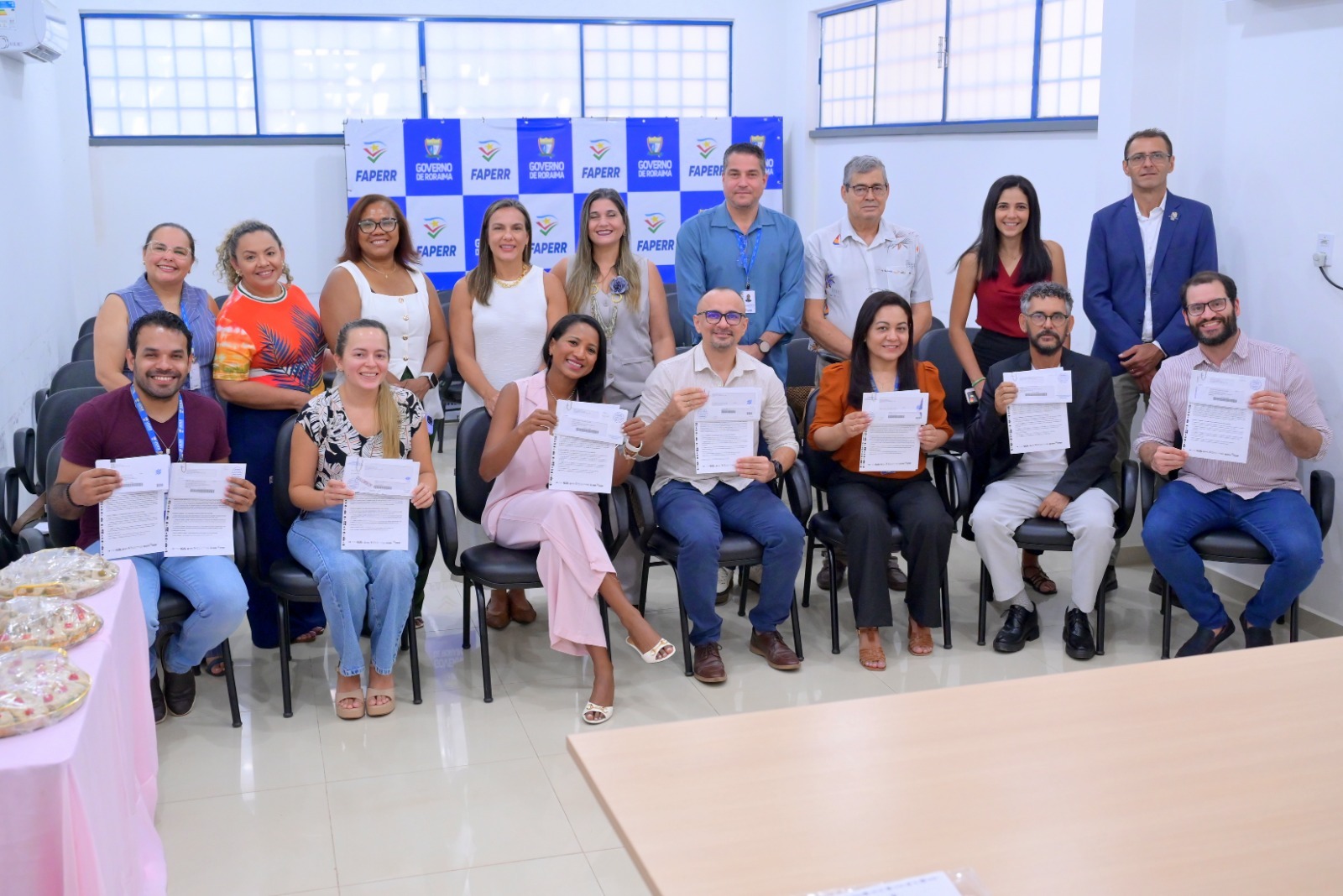Faperr entrega cartões a pesquisadores contemplados pelo PPSUS
